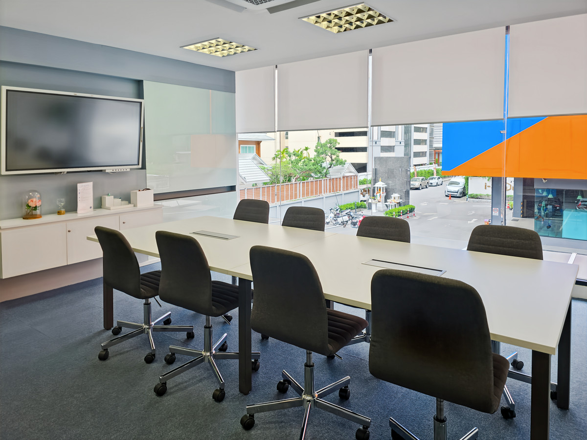 For RentKhlongtoei, Kluaynamthai : All-inclusive access to professional office space for 10 persons in HQ SO24