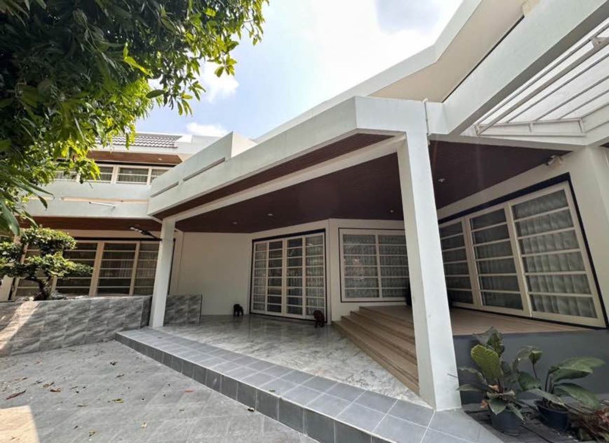 ให้เช่าบ้านอ่อนนุช อุดมสุข : RH110524 ให้เช่า บ้านเดี่ยว 2ชั้น ถนนสุขุมวิท71 ซอยปรีดีพนมยงค์ ใกล้ BTS พระโขนง