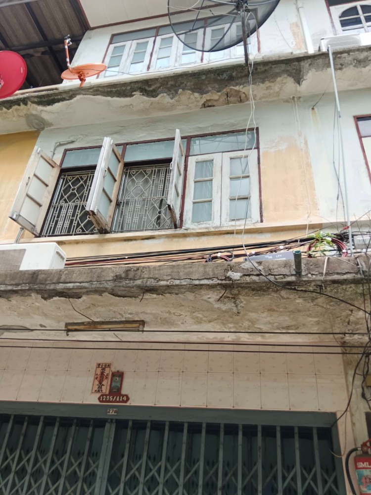 For SaleShop HouseWongwianyai, Charoennakor : Shophouse for sale near BTS Krung Thonburi