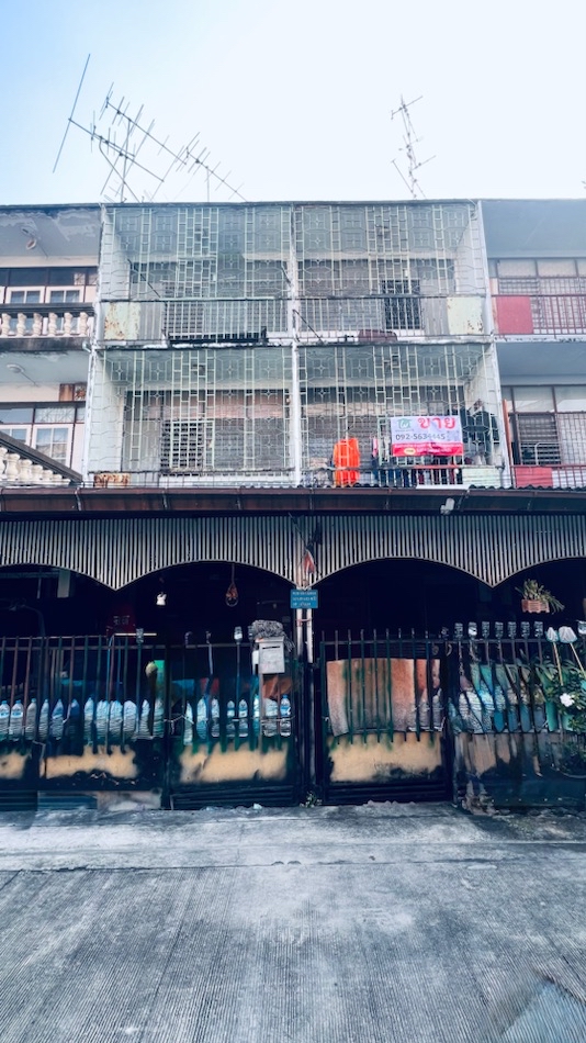 For SaleTownhomeRama9, Petchburi, RCA : ✅Townhouse for sale, 28 square wah, Din Daeng, 6 bedrooms, 4 bathrooms