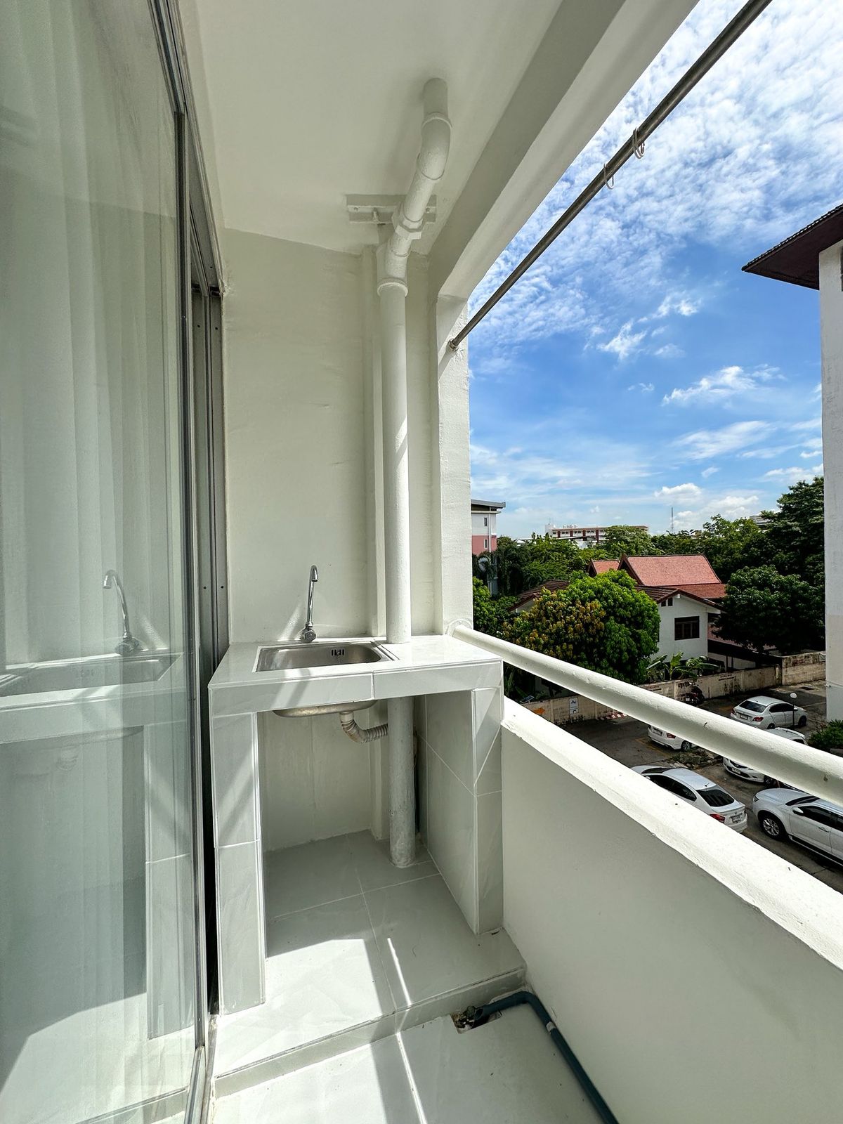 ขายคอนโดลาดพร้าว101 แฮปปี้แลนด์ : เจ้าของขายเอง ค่าคอม 4% !! คอนโดห้องใหญ่ เฟอร์ครบ ให้หมดเลย🔥 ||  ฟรีค่าใช้จ่ายวันโอนและยื่นกู้