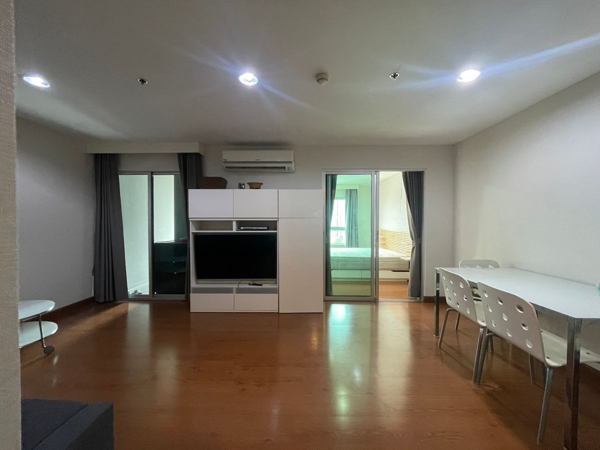 ให้เช่าคอนโดพระราม 9 เพชรบุรีตัดใหม่ RCA : FOR RENT  1 BEDROOM 50 SQ.M  HIGH FLOOR +  Fully Furniture +  READY TO MOVE IN   ( NEGOTIATION )