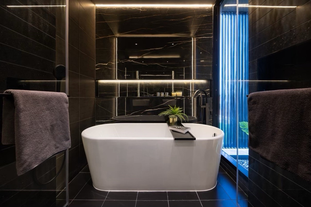 For SaleTownhomeRatchadapisek, Huaikwang, Suttisan : Townhome for sale in Ratchada 20 near MRT Ratchadaphisek and Sutthisan, prime location with easy access to Asoke, Rama 9 and Lat Phrao, surrounded by lifestyle amenities, ideal for living or investment