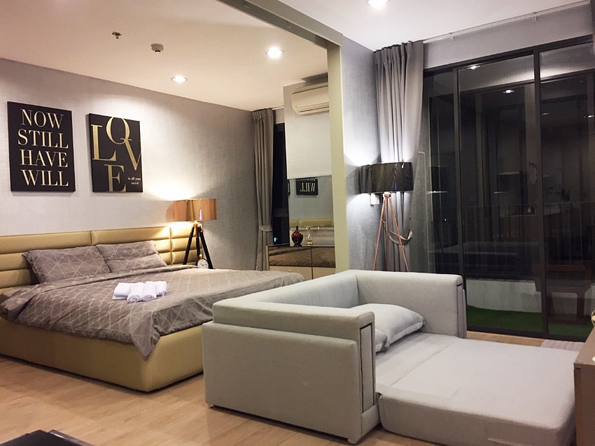 For RentCondoRatchathewi,Phayathai : Ideo Q Ratchatewi【𝐒𝐄𝐋𝐋 & 𝐑𝐄𝐍𝐓】🔥 Luxury condo, next to BTS, only 200 meters, large room, fully built-in, ready to move in this December 🔥 Contact Line ID: @hacondo
