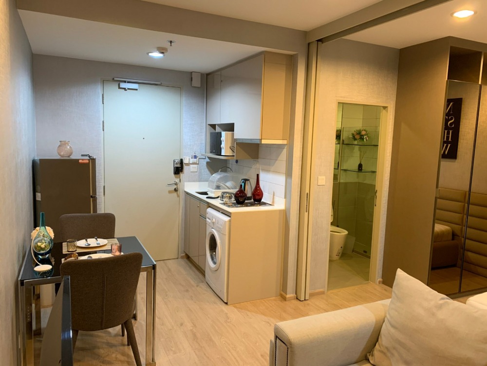 For RentCondoRatchathewi,Phayathai : Ideo Q Ratchatewi【𝐒𝐄𝐋𝐋 & 𝐑𝐄𝐍𝐓】🔥 Luxury condo, next to BTS, only 200 meters, large room, fully built-in, ready to move in this December 🔥 Contact Line ID: @hacondo