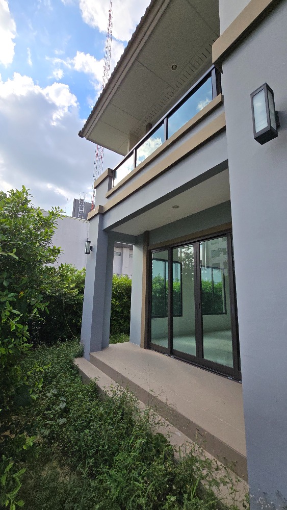 For SaleHousePathum Thani,Rangsit, Thammasat : For sale: 2-storey detached house, Phatsar Don Mueang - Phahon Yothin, corner house, 100 m. from Phahon Yothin Road, near Future Park Rangsit from Pruksa