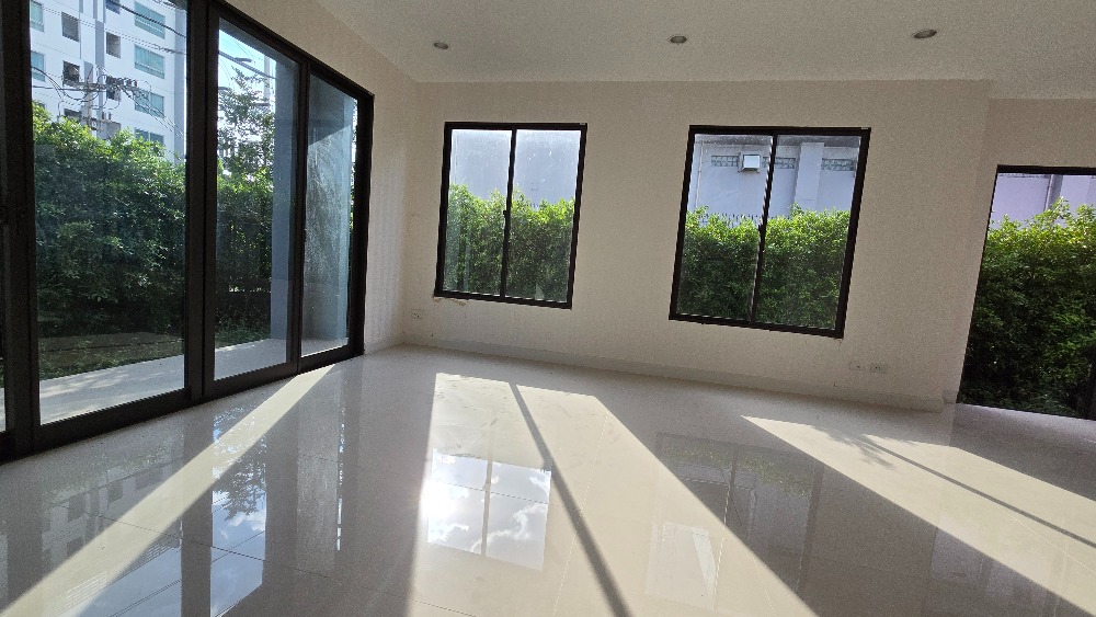 For SaleHousePathum Thani,Rangsit, Thammasat : For sale: 2-storey detached house, Phatsar Don Mueang - Phahon Yothin, corner house, 100 m. from Phahon Yothin Road, near Future Park Rangsit from Pruksa