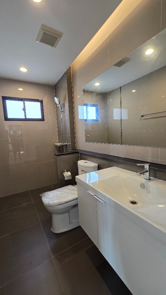 For SaleHousePathum Thani,Rangsit, Thammasat : For sale: 2-storey detached house, Phatsar Don Mueang - Phahon Yothin, corner house, 100 m. from Phahon Yothin Road, near Future Park Rangsit from Pruksa