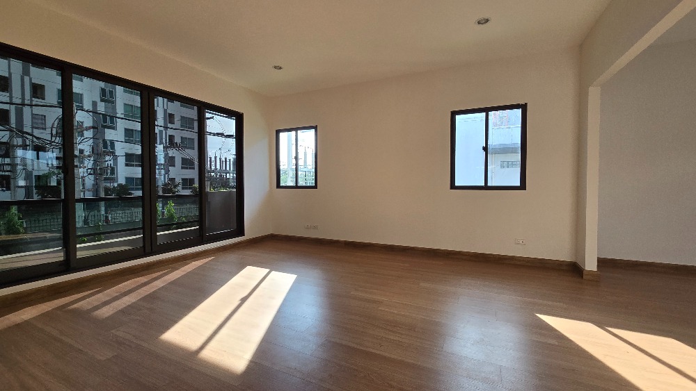 For SaleHousePathum Thani,Rangsit, Thammasat : For sale: 2-storey detached house, Phatsar Don Mueang - Phahon Yothin, corner house, 100 m. from Phahon Yothin Road, near Future Park Rangsit from Pruksa