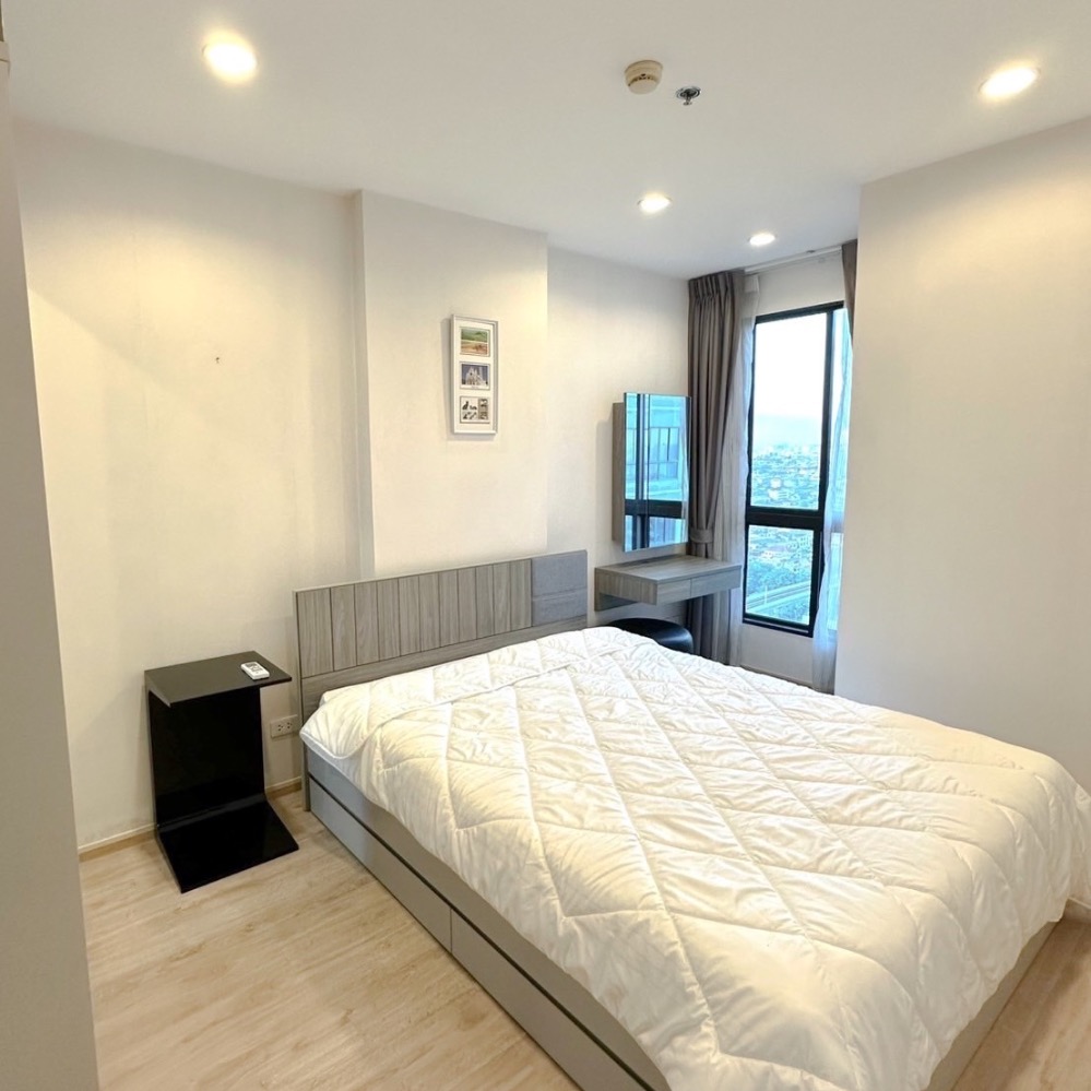 For RentCondoThaphra, Talat Phlu, Wutthakat : Condo for rent IDEO Sathorn-Thapra near BTS Pho Nimit station 🚝