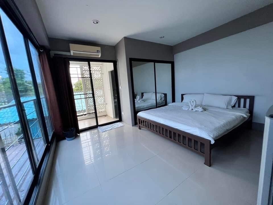 For SaleShop HouseChachoengsao : 6-Storey Apartment for Sale in Chachoengsao, 189 sqw, 65 Rooms, convenient transportation, community area : EL24S-045