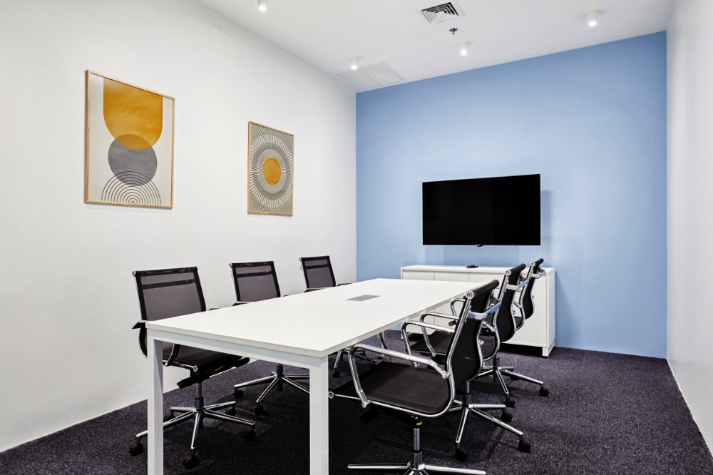 ให้เช่าสำนักงานอ่อนนุช อุดมสุข : Open plan office space for 10 persons in HQ Sukhumvit Hills