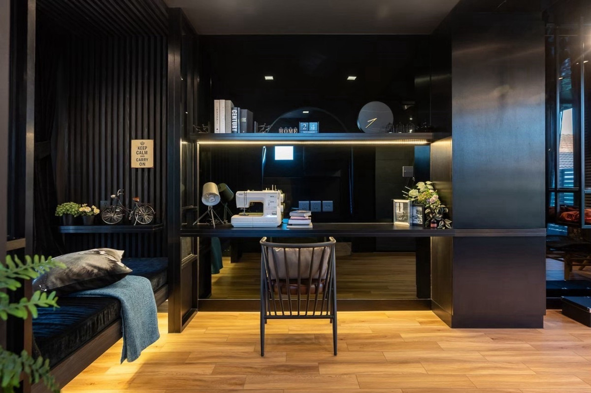 For SaleTownhomeRatchadapisek, Huaikwang, Suttisan : Townhome for sale in Ratchada 20 near MRT Ratchadaphisek and Sutthisan, prime location with easy access to Asoke, Rama 9 and Lat Phrao, surrounded by lifestyle amenities, ideal for living or investment