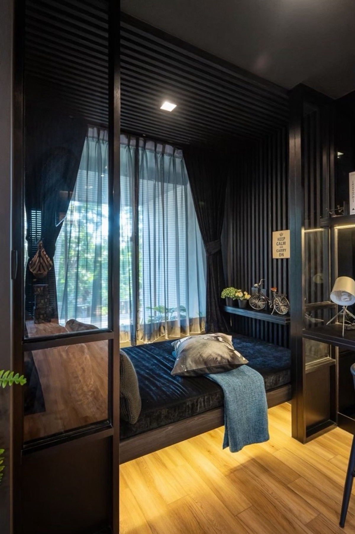 For SaleTownhomeRatchadapisek, Huaikwang, Suttisan : Townhome for sale in Ratchada 20 near MRT Ratchadaphisek and Sutthisan, prime location with easy access to Asoke, Rama 9 and Lat Phrao, surrounded by lifestyle amenities, ideal for living or investment