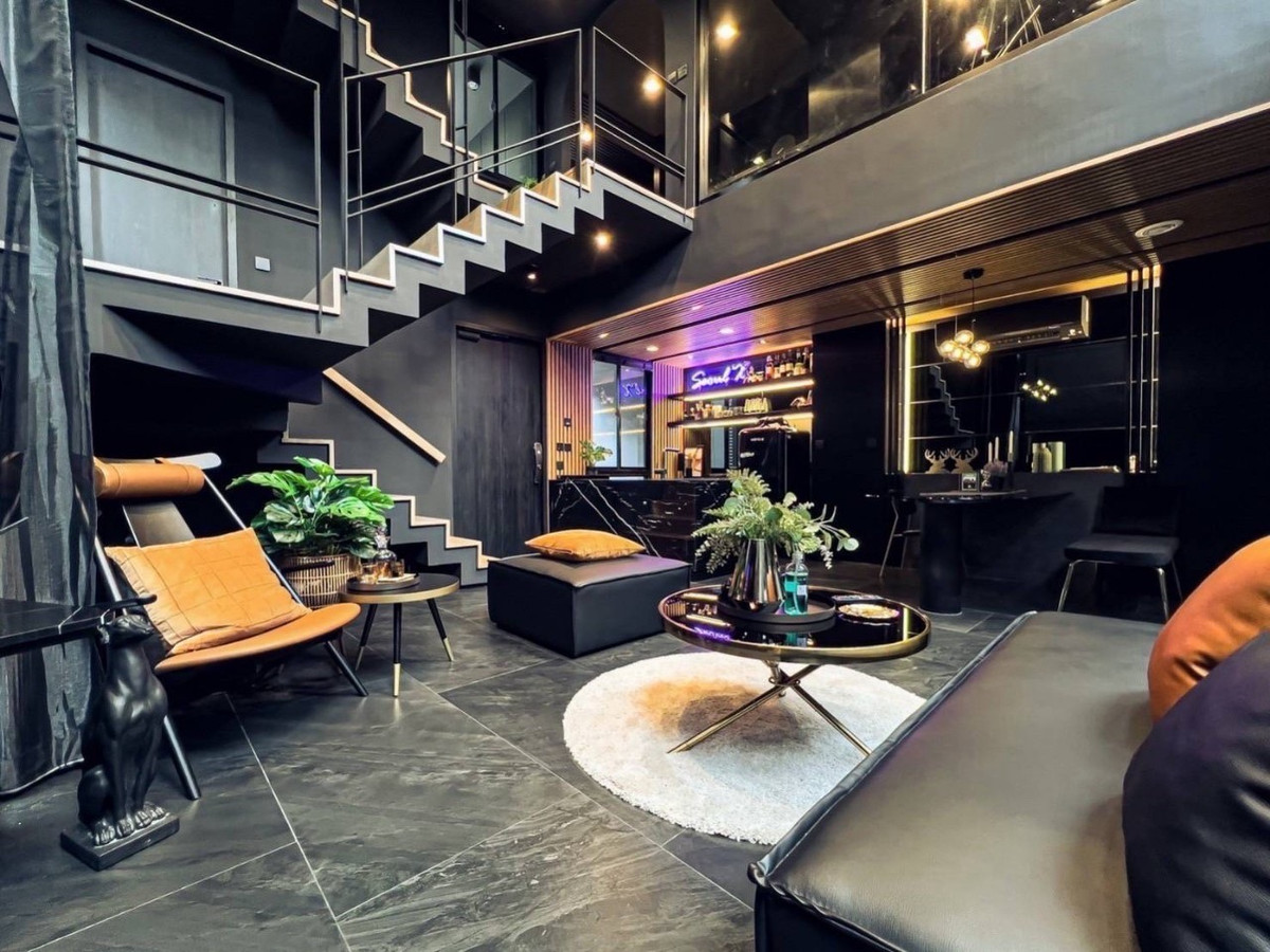 For SaleTownhomeRatchadapisek, Huaikwang, Suttisan : Townhome for sale in Ratchada 20 near MRT Ratchadaphisek and Sutthisan, prime location with easy access to Asoke, Rama 9 and Lat Phrao, surrounded by lifestyle amenities, ideal for living or investment