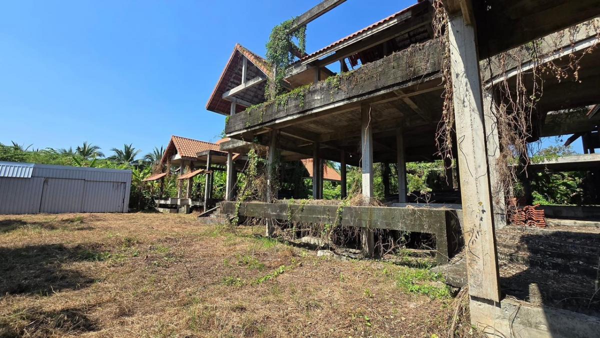 ขายที่ดินนครปฐม : ขายที่ดินสามพราน จังหวัดนครปฐมเนื้อที่ 7 ไร่ 2 งาน 95 ตารางวาพร้อมโกดัง ออฟฟิศ ขนาด 1,200 ตารางเมตรและโครงสร้างบ้านขนาด 1,300 ตารางเมตร