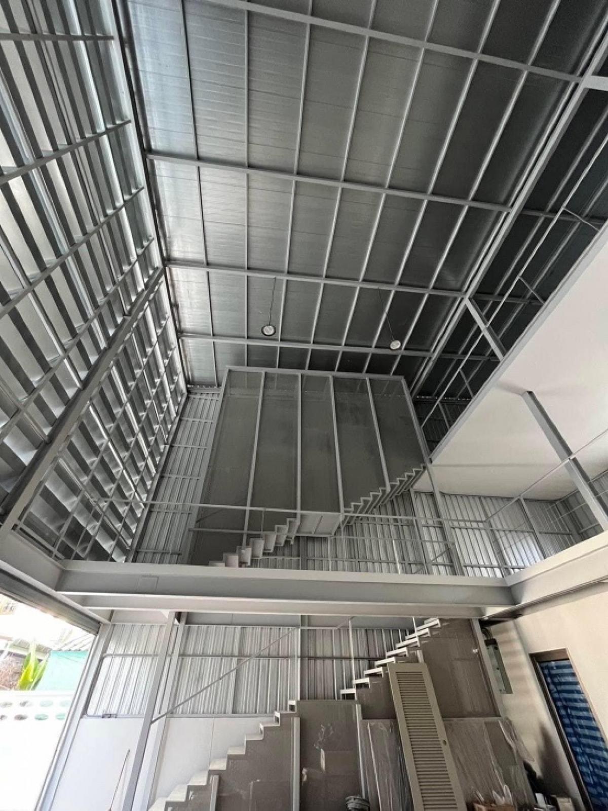 ขายโฮมออฟฟิศอ่อนนุช อุดมสุข : ขาย Home office + โกดัง สุขุมวิท 103 ขนาด 1000 Sq.m  จอดรถได้ 10 คัน เพียง 59 MB (Rent 260,000) ติดต่อ 086-795-9997( จิมมี่)