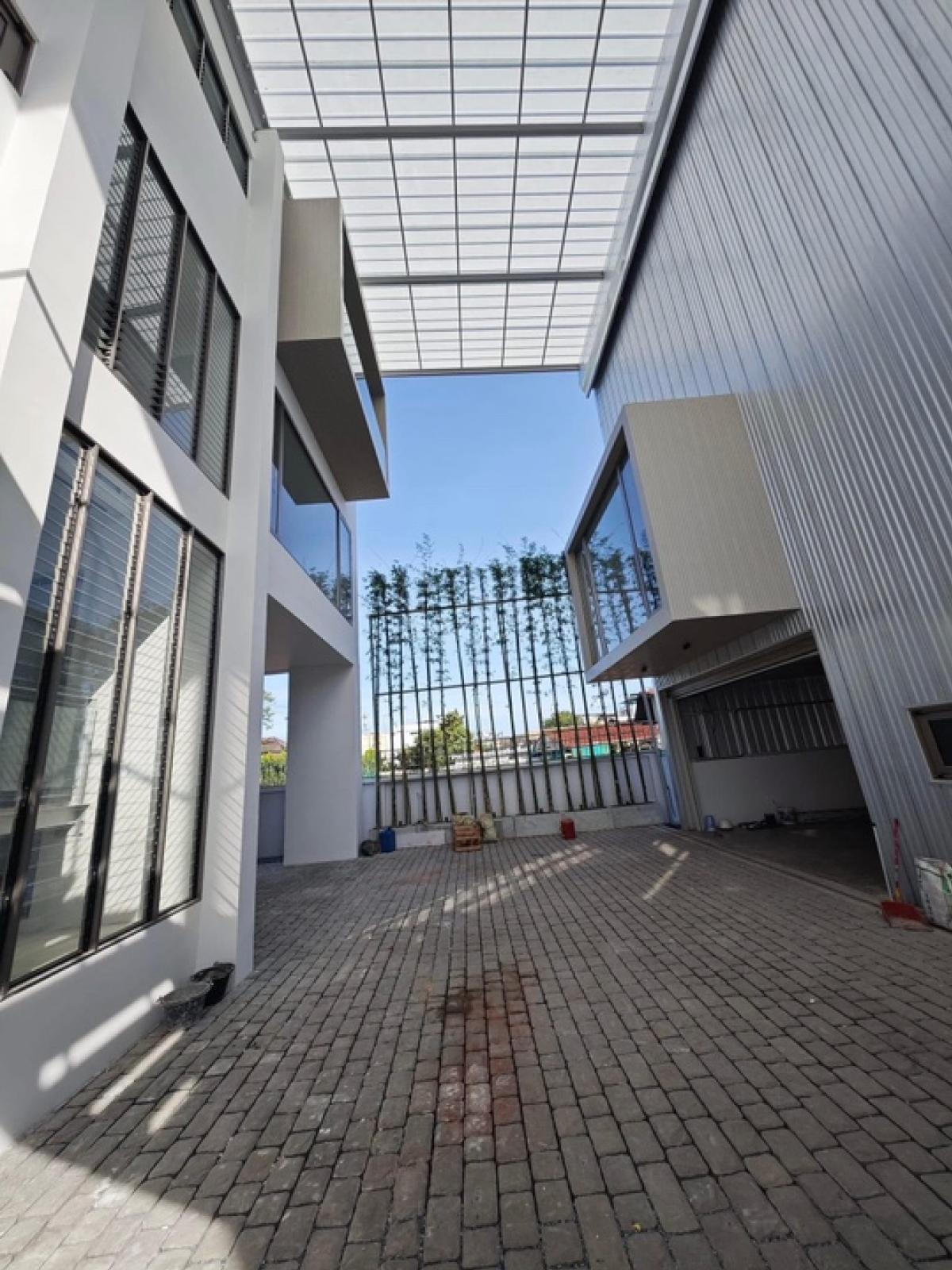 ขายโฮมออฟฟิศอ่อนนุช อุดมสุข : ขาย Home office + โกดัง สุขุมวิท 103 ขนาด 1000 Sq.m  จอดรถได้ 10 คัน เพียง 59 MB (Rent 260,000) ติดต่อ 086-795-9997( จิมมี่)