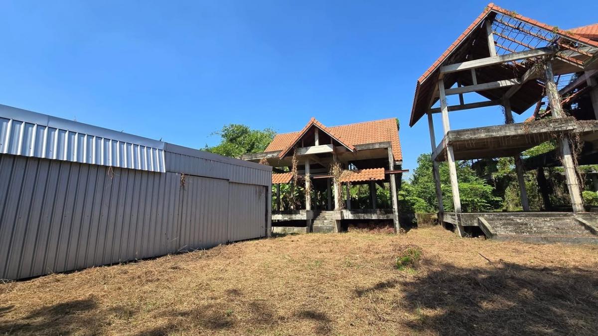 ขายที่ดินนครปฐม : ขายที่ดิน ทำเลดี สามพราน จ.นครปฐม พร้อมโกดังและออฟฟิศ ที่ตั้ง: อำเภอสามพราน จังหวัดนครปฐม🌟 พื้นที่รวม: 7 ไร่ 2 งาน 95 ตารางวา