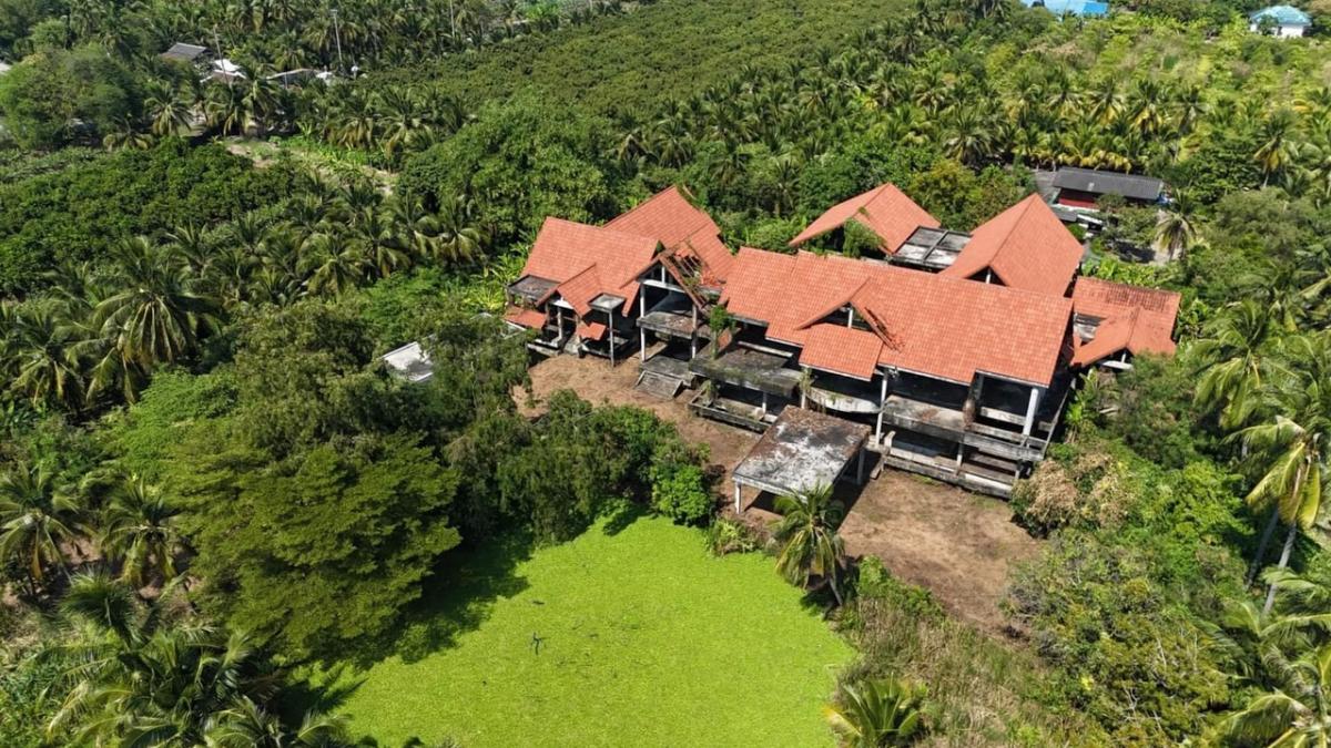 ขายที่ดินนครปฐม : ขายที่ดิน ทำเลดี สามพราน จ.นครปฐม พร้อมโกดังและออฟฟิศ ที่ตั้ง: อำเภอสามพราน จังหวัดนครปฐม🌟 พื้นที่รวม: 7 ไร่ 2 งาน 95 ตารางวา