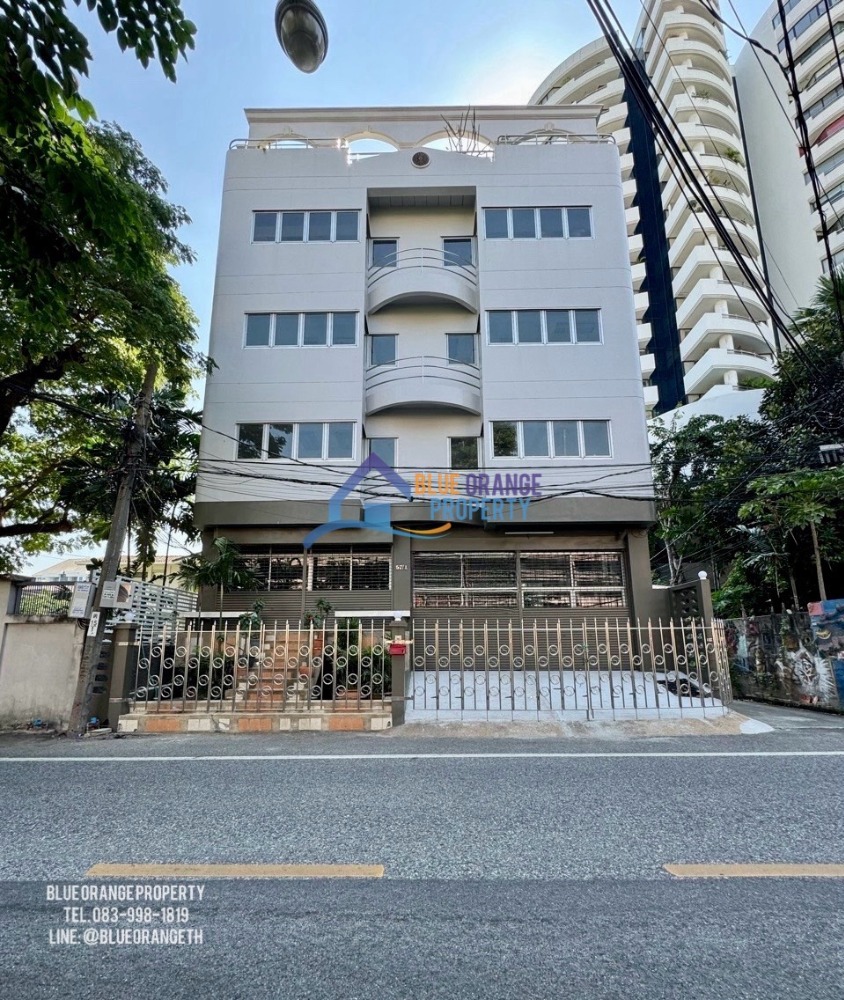 For RentHome OfficeSathorn, Narathiwat : HOT DEAL!! Standalone building for rent, prime location Sathorn-Yen Akat-Nang Linchi.