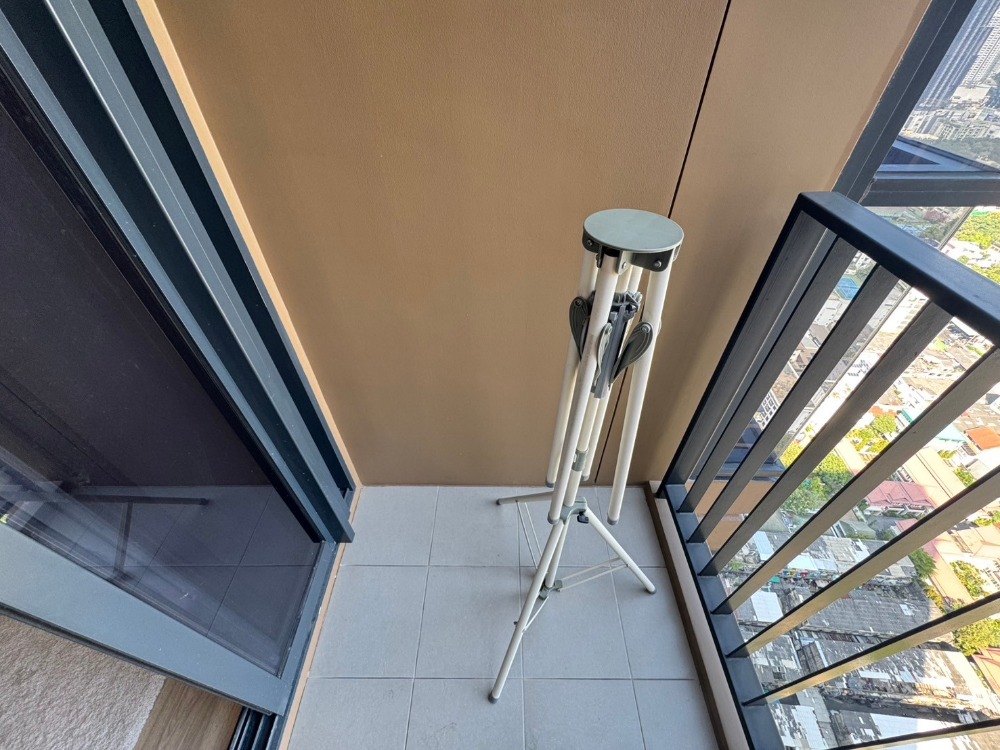 For RentCondoSukhumvit, Asoke, Thonglor : 🏢 Oka Haus 🛏️Beautiful room ✨Many rooms 🌐 Good location📍High floor 🌤️Beautiful view 🛋️Fully furnished 📺Fully equipped appliances (special price)