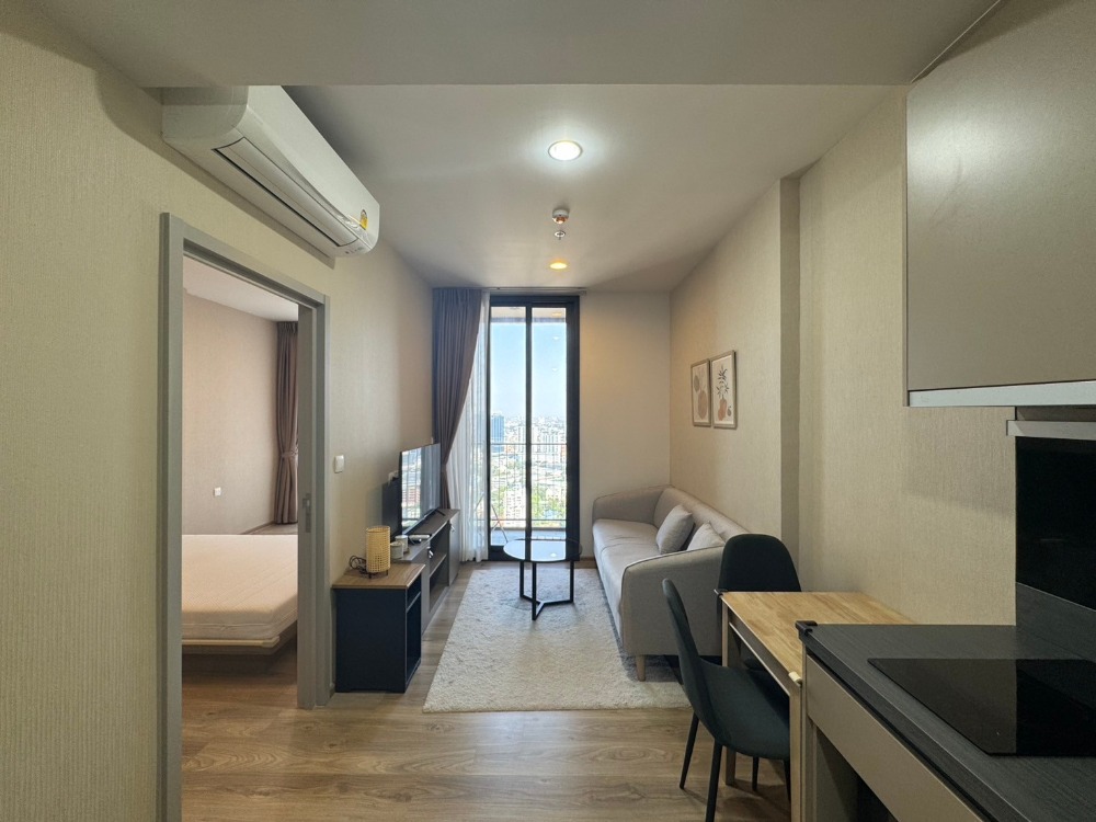 For RentCondoSukhumvit, Asoke, Thonglor : 🏢 Oka Haus 🛏️Beautiful room ✨Many rooms 🌐 Good location📍High floor 🌤️Beautiful view 🛋️Fully furnished 📺Fully equipped appliances (special price)