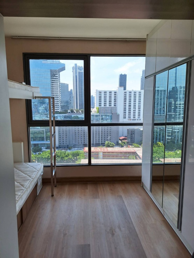For RentCondoRatchathewi,Phayathai : Studio room (football field view) 16,000/month