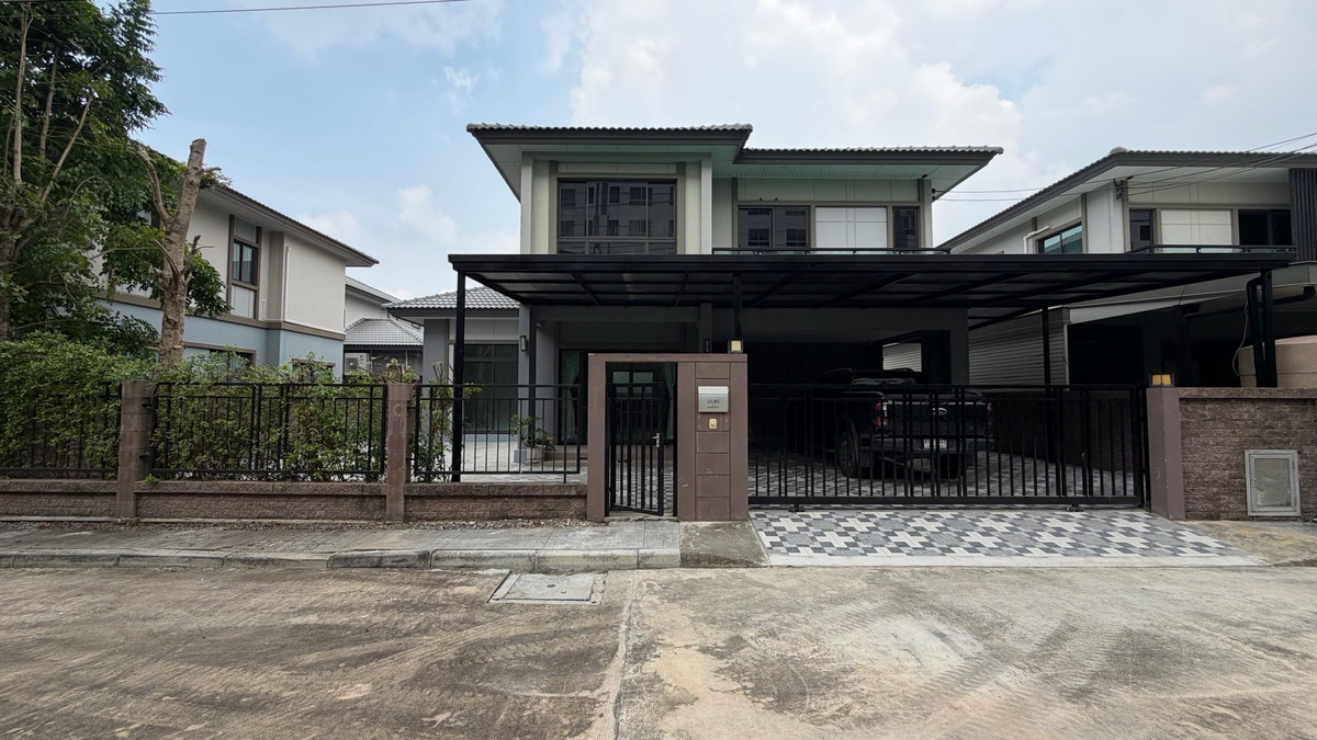 ขายบ้านปทุมธานี รังสิต ธรรมศาสตร์ : #ขายบ้าน บ้านเดี่ยวภัสสร 2 ชั้น โครงการภัสสร ดอนเมือง – พหลโยธิน ใกล้ Future Park รังสิตบ้านเดี่ยว 2 ชั้น แบบบ้าน Euphoria •พื้นที่ดิน: 57 ตร.วา •พื้นที่ใช้สอย: 175 ตร.ม. •ขนาดบ้าน: 4 ห้องนอน 3 ห้องน้ำ 2 ที่จอดรถ