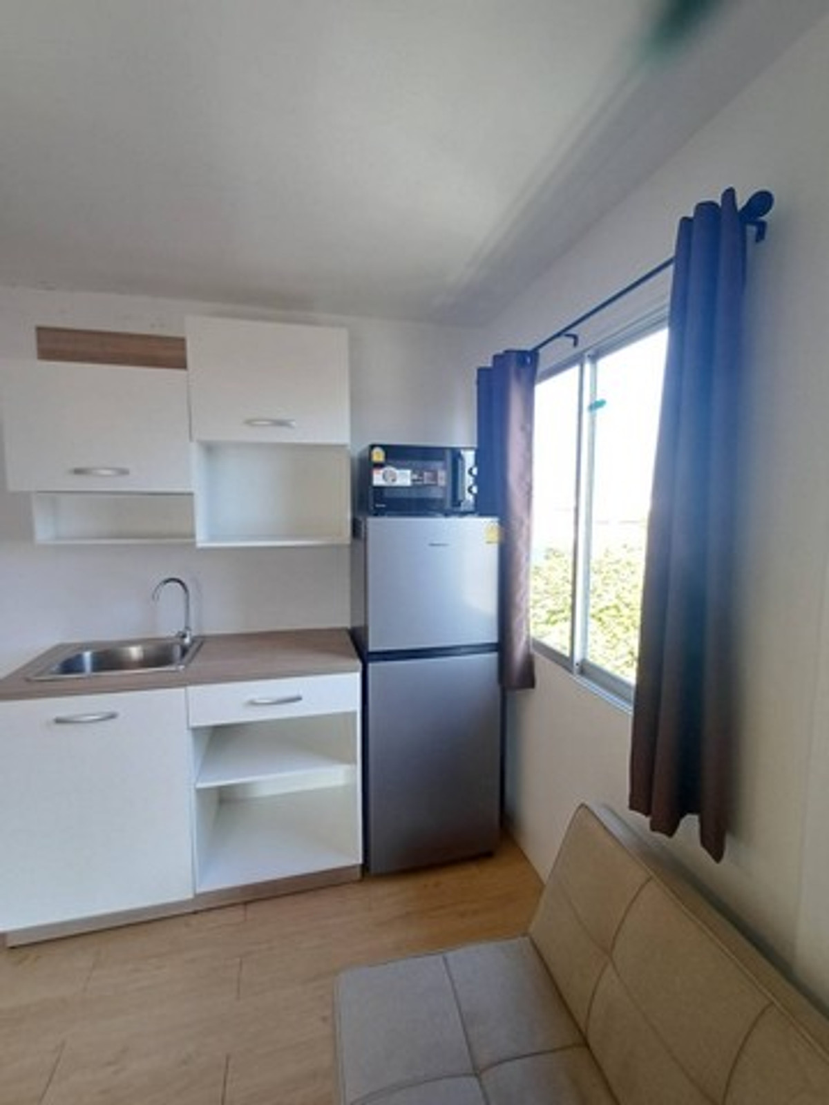 ให้เช่าคอนโดซิตี้วิลล่าตึกE2 ชั้น8 ห้องมุมย่านลาดพร้าว รามคำแหง บางกะปิ fully furnished ใกล้BTSลาดพร้าว101 ใกล้ซอยมหาดไทย ลาดพร้าว 130 รามคำแหง 81 Loading...