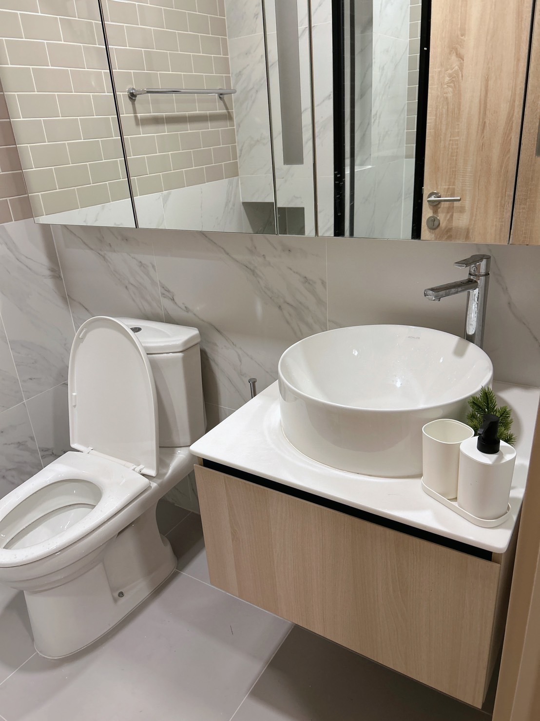 For RentCondoRatchathewi,Phayathai : คอนโดหรูให้เช่าใกล้ BTS/MRT พญาไท - ใช้ชีวิตสะดวกสบายในทำเลทอง!