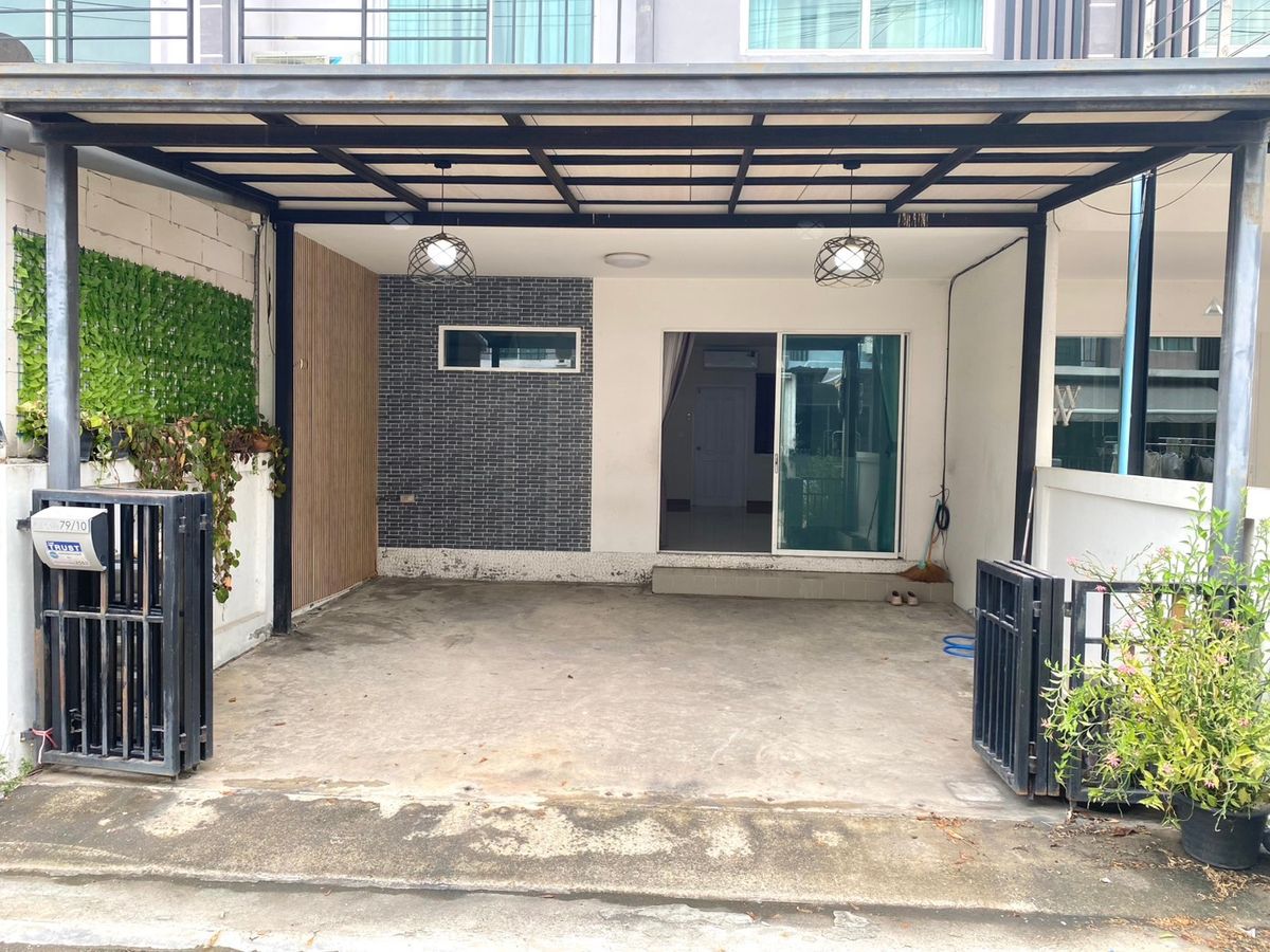 For SaleTownhomePathum Thani,Rangsit, Thammasat : !!Urgent sale!! 2-storey townhouse