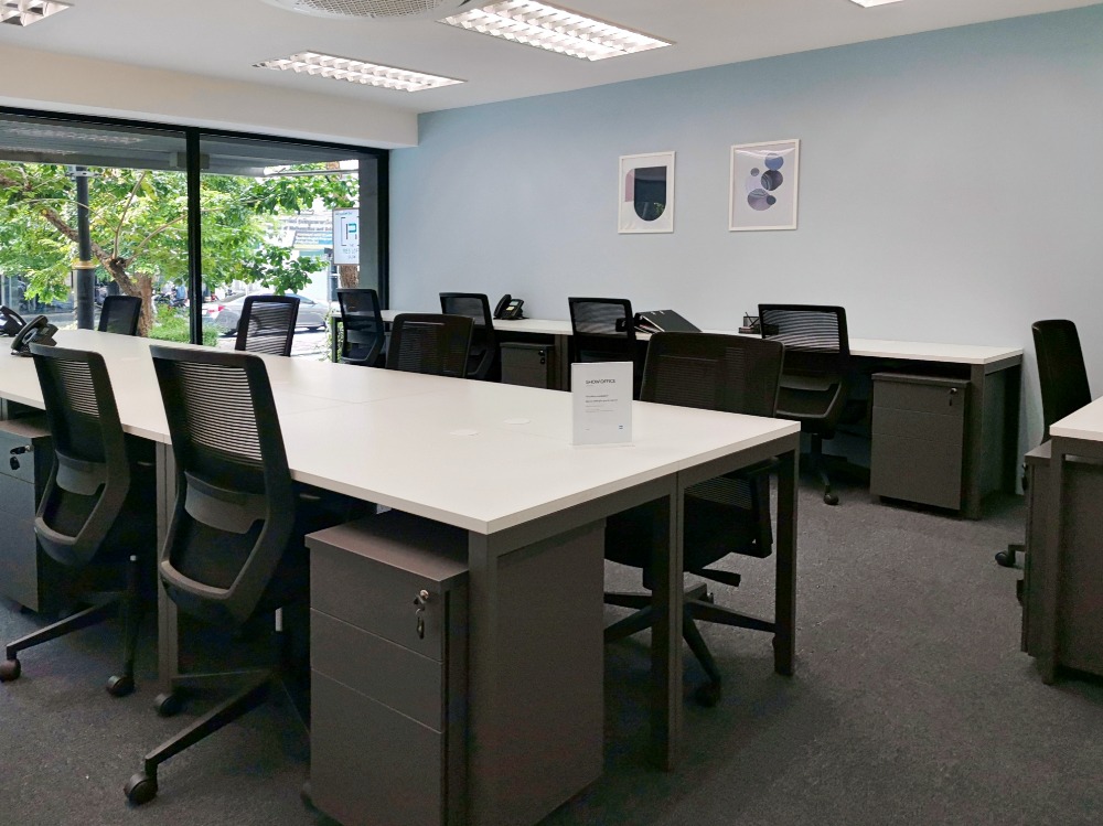 ให้เช่าสีลม ศาลาแดง บางรัก : Book a reserved coworking spot or hot desk in HQ Teo Hong Silom Building