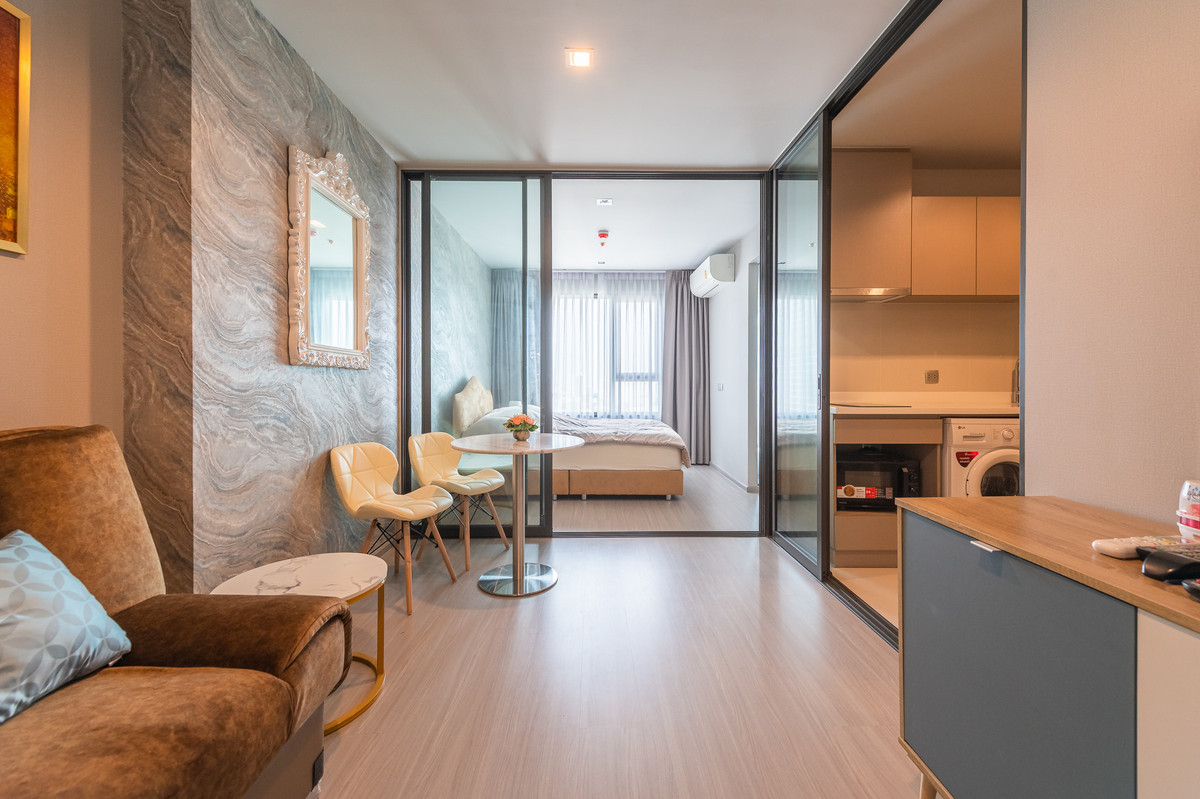 For RentCondoLadprao, Central Ladprao : LIFE LADPRAO - Luxury Condo next to BTS five Lat Phrao Intersection | Opposite Central Ladprao