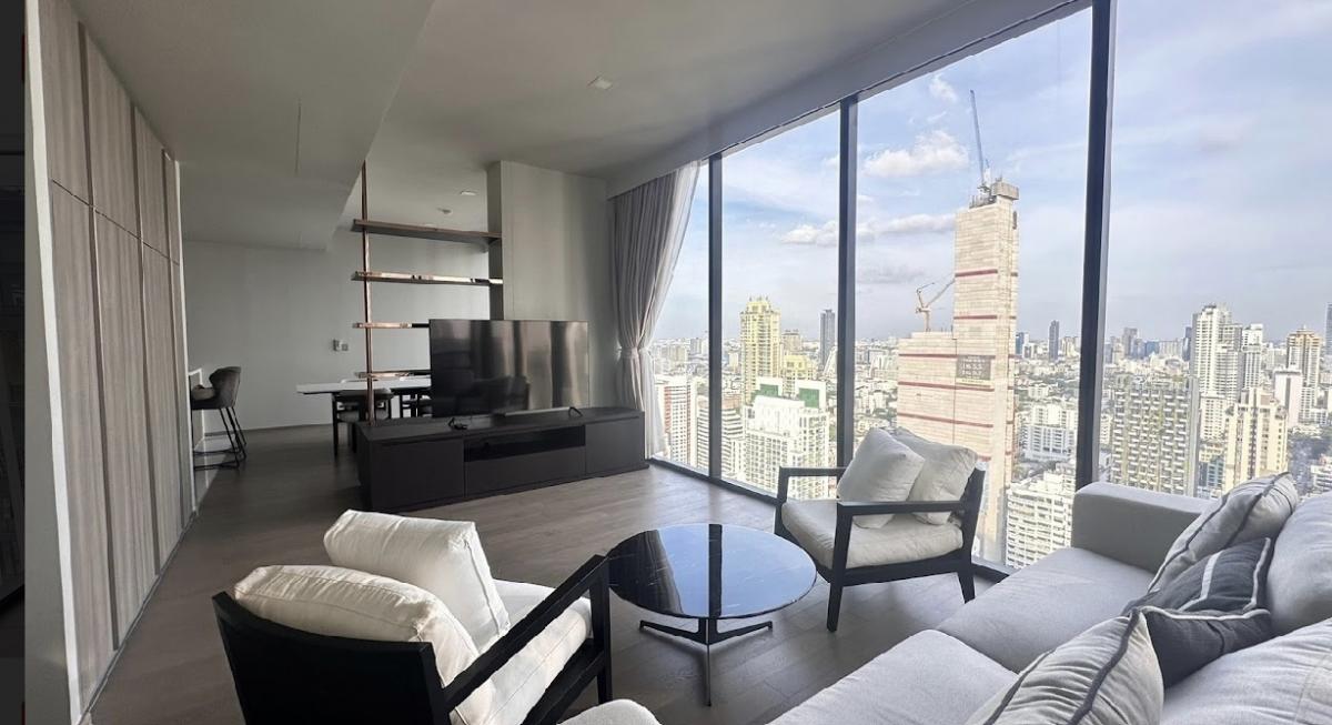 ให้เช่าคอนโดสุขุมวิท อโศก ทองหล่อ : For Rent : Celes Asoke 3Bed 3Bath 140sqm high floor 37++ 200k close to Bts Asoke good location