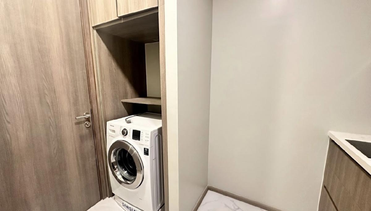 ให้เช่าคอนโดสุขุมวิท อโศก ทองหล่อ : For Rent : Celes Asoke 3Bed 3Bath 140sqm high floor 37++ 200k close to Bts Asoke good location