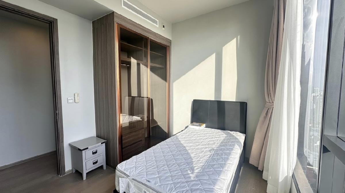 ให้เช่าคอนโดสุขุมวิท อโศก ทองหล่อ : For Rent : Celes Asoke 3Bed 3Bath 140sqm high floor 37++ 200k close to Bts Asoke good location