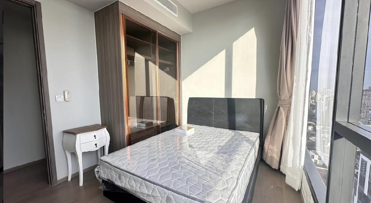 ให้เช่าคอนโดสุขุมวิท อโศก ทองหล่อ : For Rent : Celes Asoke 3Bed 3Bath 140sqm high floor 37++ 200k close to Bts Asoke good location