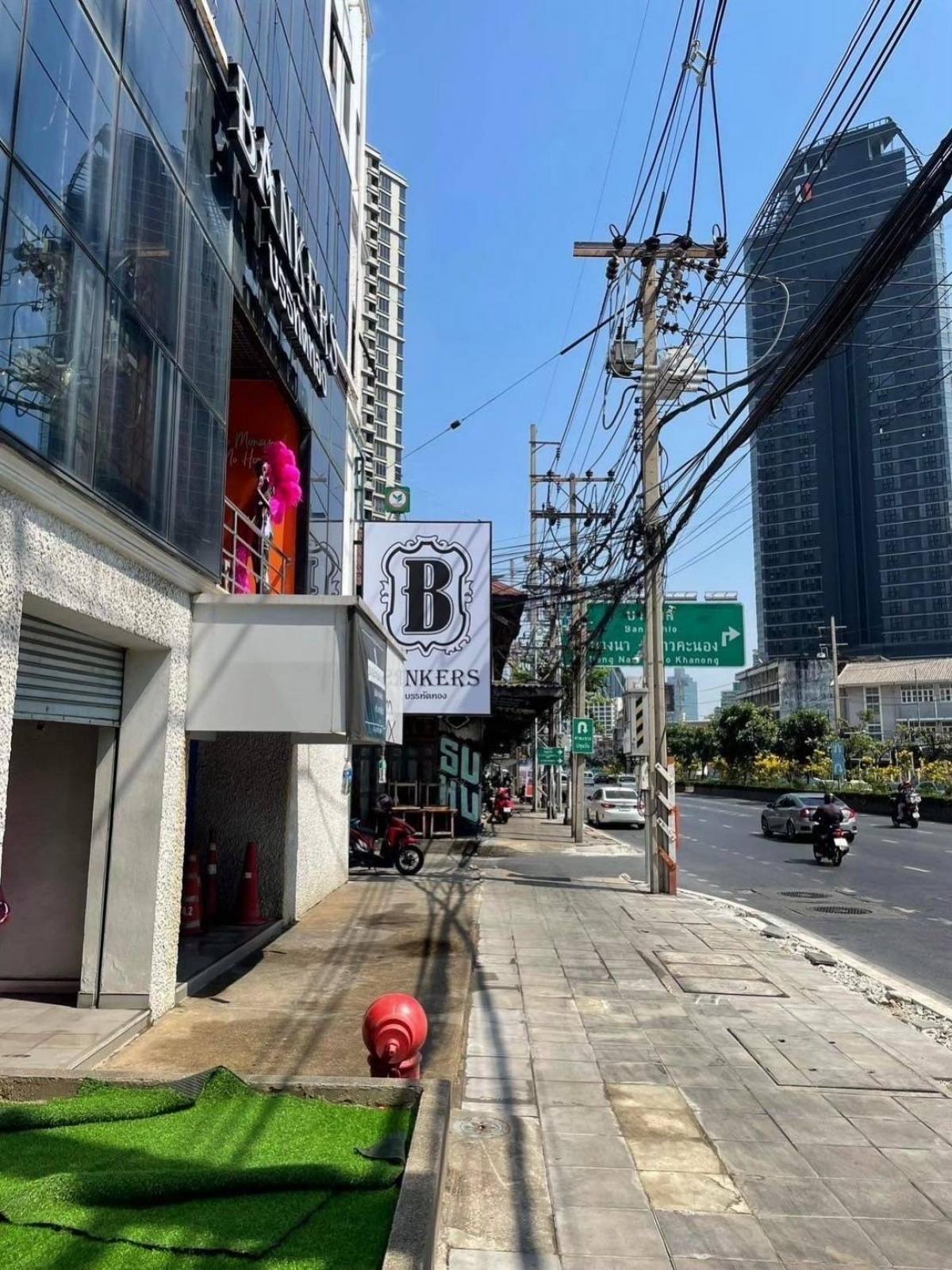 ให้เช่าร้านค้า/ตลาดนัดสยาม จุฬา สามย่าน : ทำเล ย่านOffice ติดMRT หัวลำโพง หน้าบรรทัดทองเพิ่งปล่อยมา  รีบจับจองเป็น เจ้าของ ทำเลดี มีเฉพาะค่าเช่า ไม่ต้องเซ้ง นักท่องเที่ยว ย่านต่างชาติเดิน ใกล้MRT หัวลำโพง เช่าถูกมากกๆ ใกล้Paragon ,Siam
