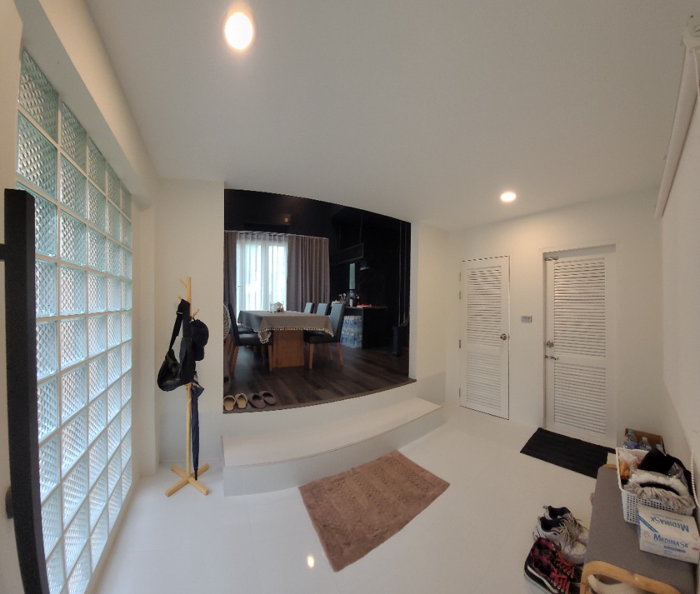 ขายทาวน์โฮมเลียบทางด่วนรามอินทรา : ทาวน์โฮม คริสตัล วิลล์ / 3 ห้องนอน (ขาย), Crystal Ville / Townhome 3 Bedrooms (FOR SALE) TPM132