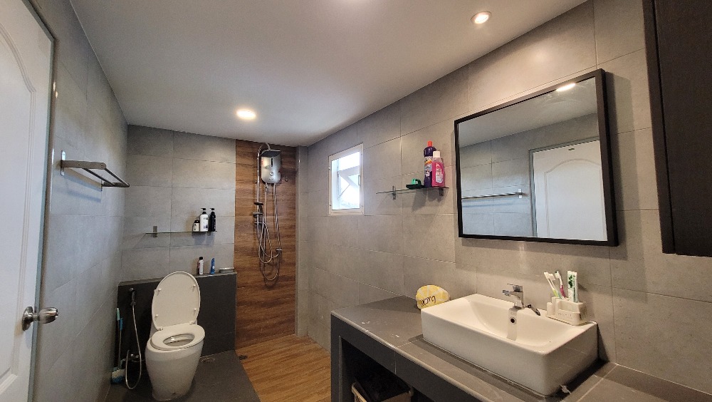 ขายทาวน์โฮมเลียบทางด่วนรามอินทรา : ทาวน์โฮม คริสตัล วิลล์ / 3 ห้องนอน (ขาย), Crystal Ville / Townhome 3 Bedrooms (FOR SALE) TPM132