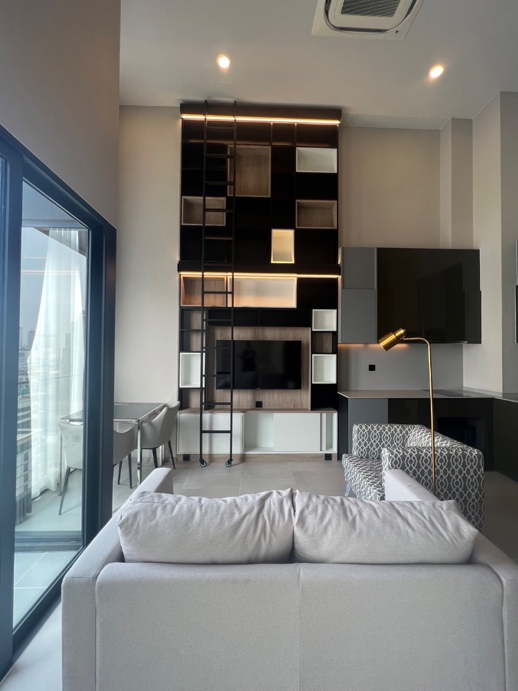 ให้เช่าคอนโดสยาม จุฬา สามย่าน : Cooper Siam Loft high ceiling 2 beds 10 floor