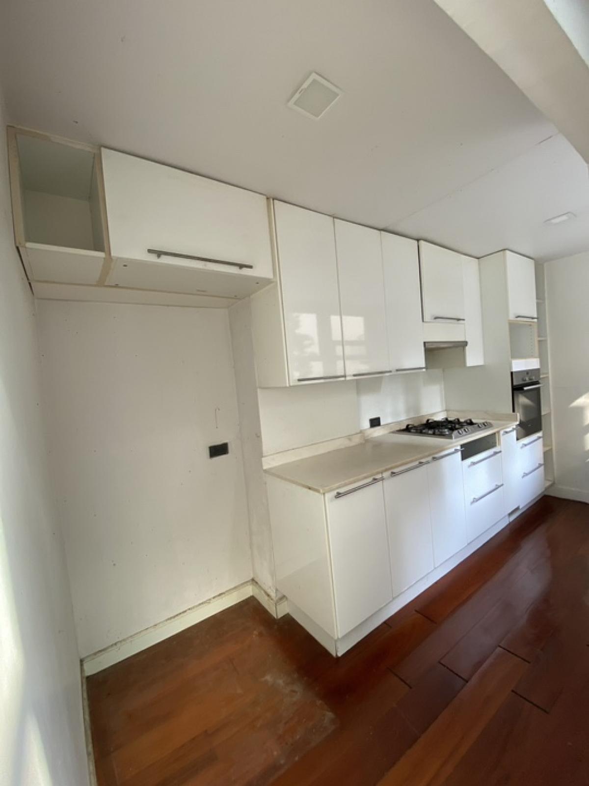 For RentTownhomeSukhumvit, Asoke, Thonglor : 📢👇Available March 26
Good for living or investing 3 story big size of townhome in the middle of Thonglor, safety, shady, easily to traveling in many routes, unfurnished❌pet not allowed when rent