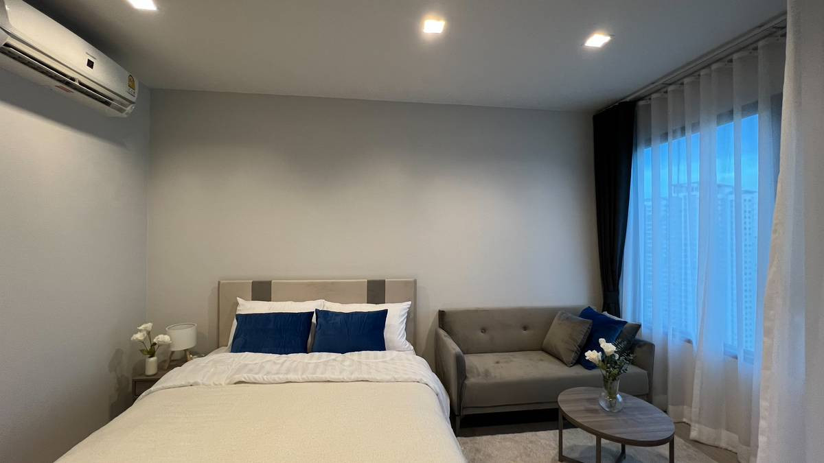 For RentCondoThaphra, Talat Phlu, Wutthakat : • 𝐑𝐄𝐍𝐓 • 𝐋𝐢𝐟𝐞 𝐒𝐚𝐭𝐡𝐨𝐫𝐧 𝐒𝐢𝐞𝐫𝐫𝐚 • 1 Bed  • 28 Sqm. •  𝐅𝐮𝐥𝐥𝐲-𝐅𝐮𝐫𝐧𝐢𝐬𝐡𝐞𝐝  𝐋𝐢𝐧𝐞 𝐈𝐃 : 𝐕𝐚𝐬𝐬𝐢𝐥𝐲