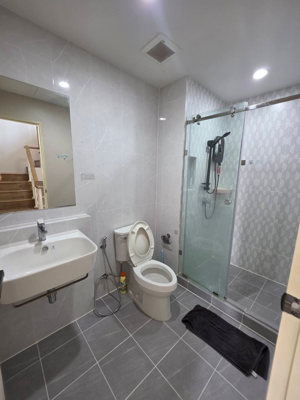 ให้เช่าทาวน์โฮมอ่อนนุช อุดมสุข : ว่างพร้อมอยู่ ทาวน์โฮม 3 ชั้น 3นอน 3น้ำ (ใกล้ BTS สีเหลือง สถานีศรีนุช)