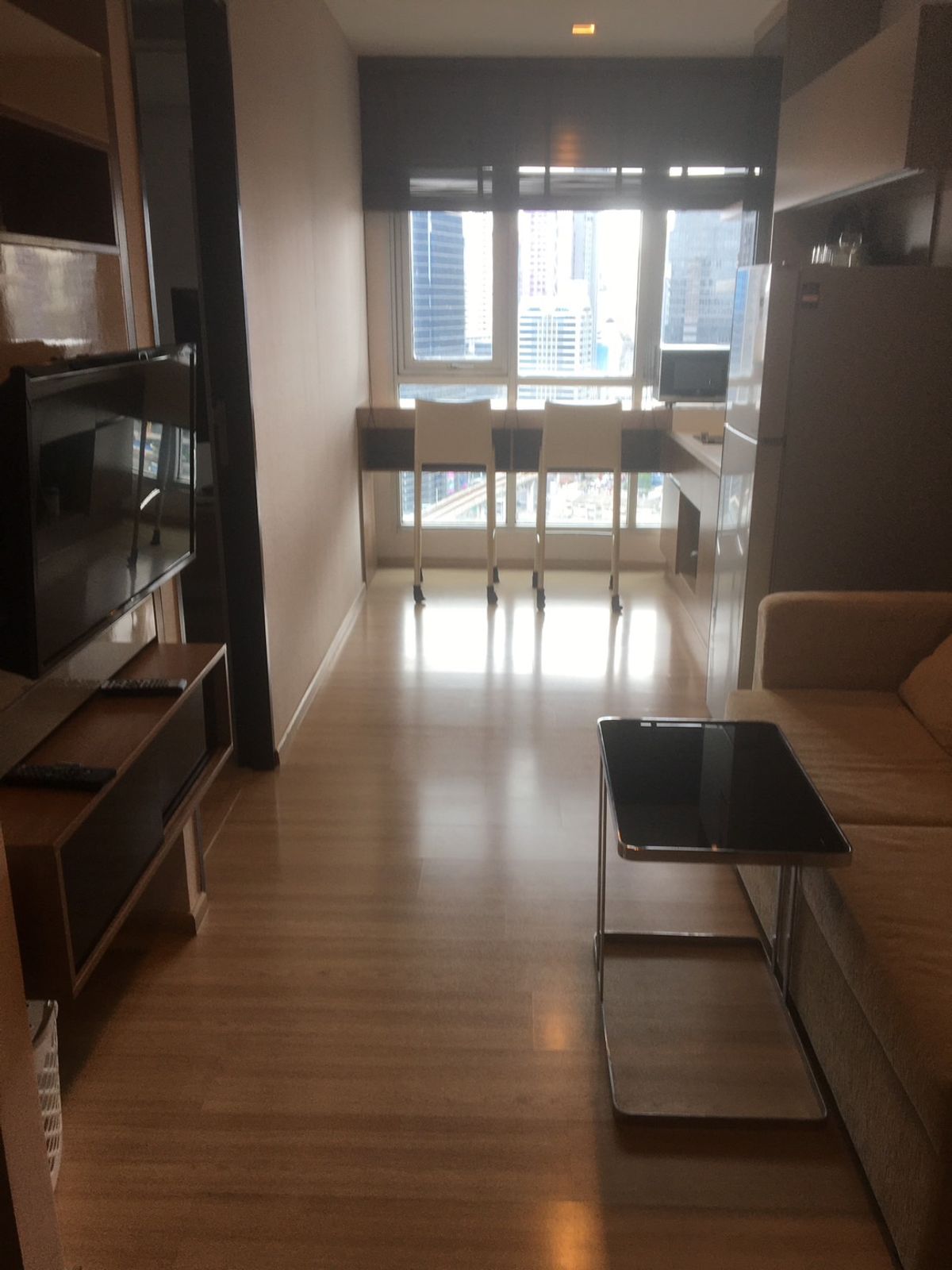 ให้เช่าคอนโดสาทร นราธิวาส : ให้เช่า คอนโด RHYTHM Sathorn  ใกล้ BTS สะพานตากสิน เพียง 250 เมตร