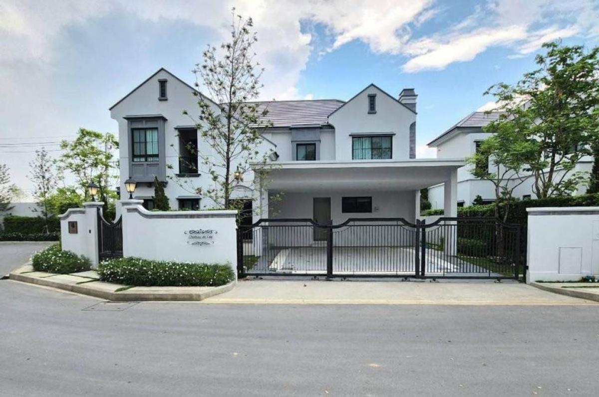 ให้เช่าบ้านพัฒนาการ ศรีนครินทร์ : 📢👇 New corner single house for rent , never occupied, located in Nantawan Rama 9 - New Krungthepkreetha, a luxury compound with excellent security. Close to Brighton International School, Wellington International School, and Suvarnabhumi Airport. Fully fu