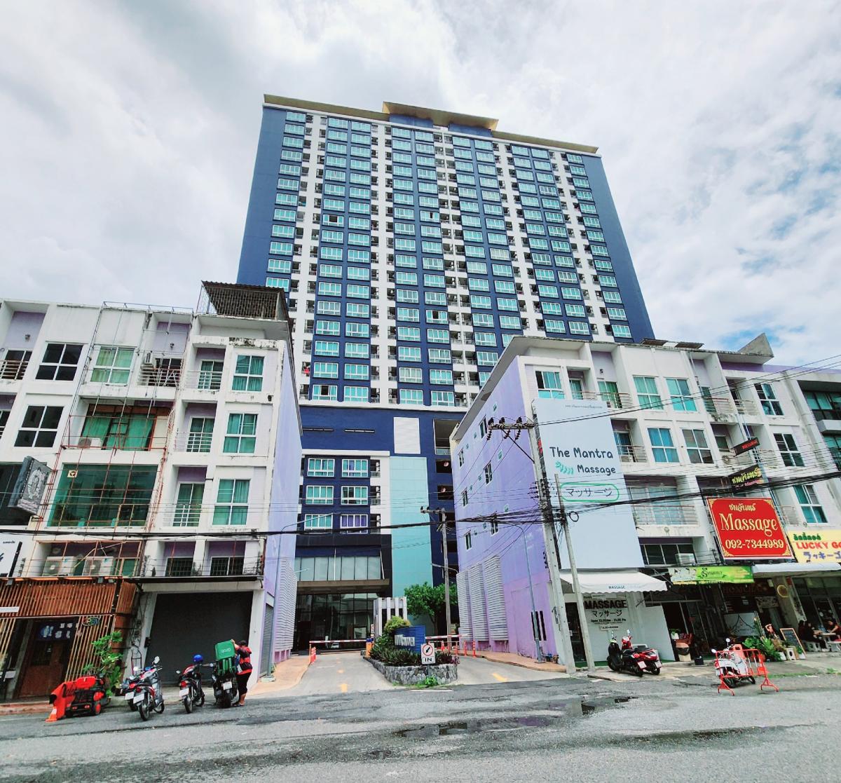 For SaleCondoSriracha Laem Chabang Ban Bueng : Condo for sale in the heart of Sriracha, near shopping malls, hospitals and Ladda Park, Condo View, 12th floor