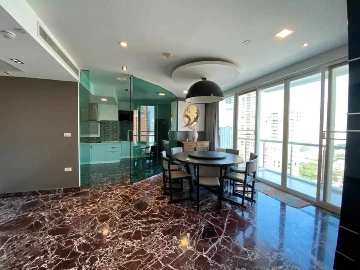 ขายคอนโดสุขุมวิท อโศก ทองหล่อ : Sell with tenant til 20/4/26
Luxury Penthouse Triplex ; WIND SUKHUMVIT 23, 3 bedrooms