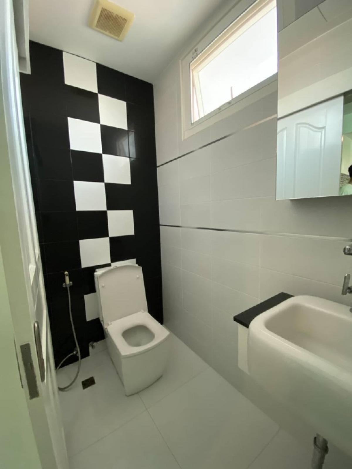 ขายคอนโดสุขุมวิท อโศก ทองหล่อ : Sell with tenant til 20/4/26
Luxury Penthouse Triplex ; WIND SUKHUMVIT 23, 3 bedrooms